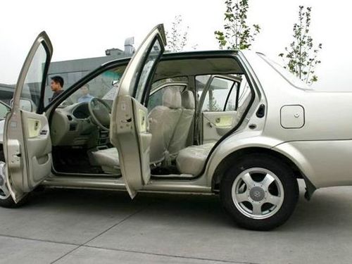 夏利N3  奔奔 奇瑞QQ 3款微轿对比试驾 