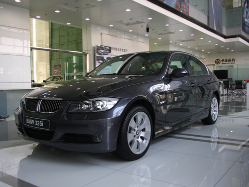 2008款BMW325i上市 售40.8万-44.2万元 