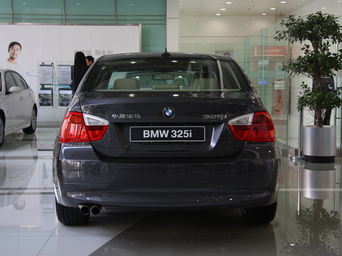 2008款BMW325i上市 售40.8万-44.2万元 